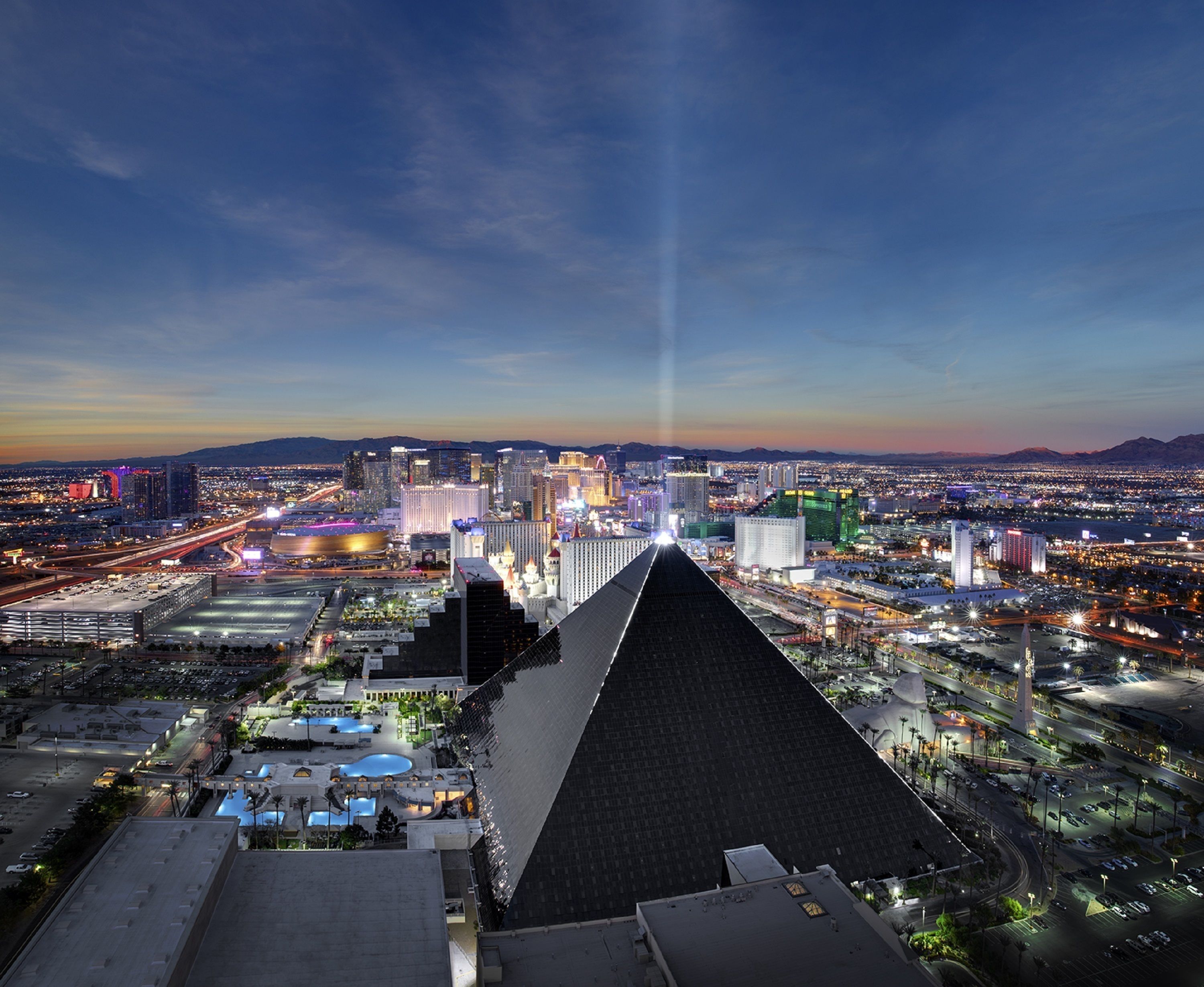 Luxor Hotel & Casino photo 3