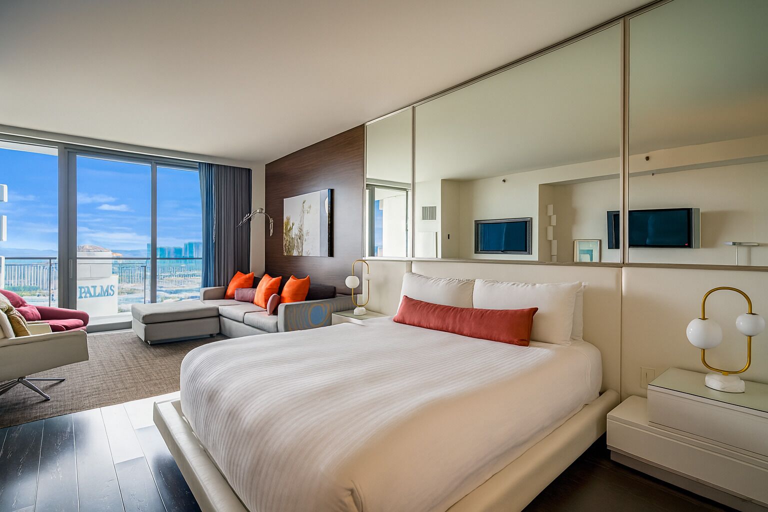 Luxury Suites at the Palms photo 4