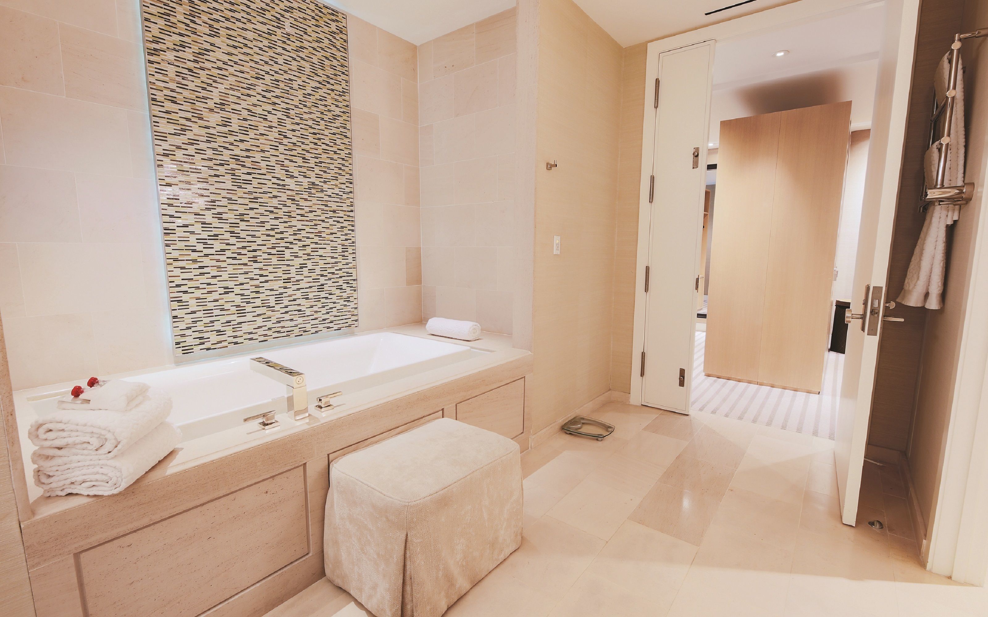 MGM Grand SKYLOFTS photo 10